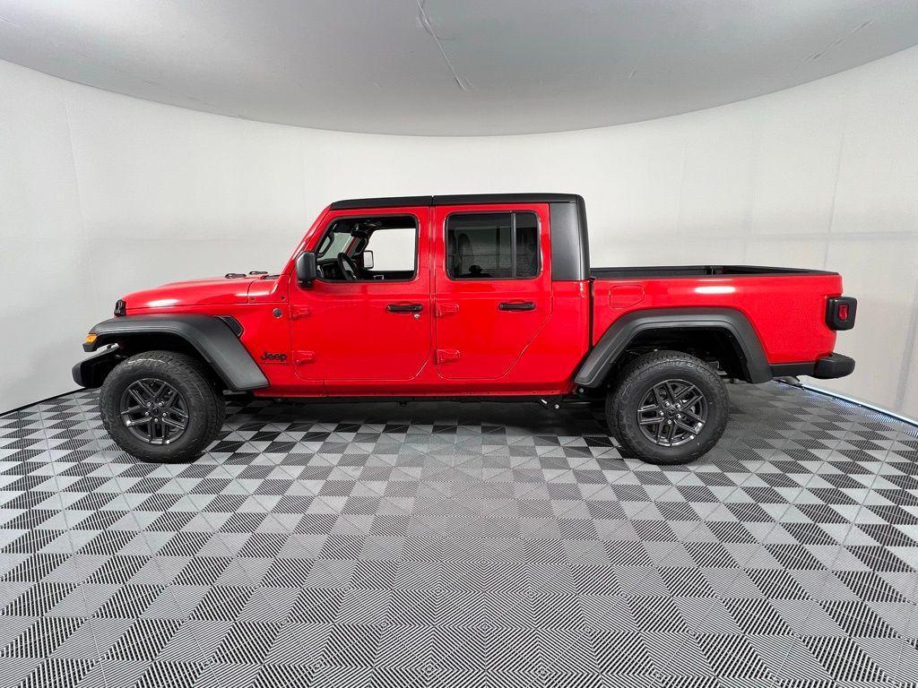 new 2025 Jeep Gladiator car, priced at $42,605
