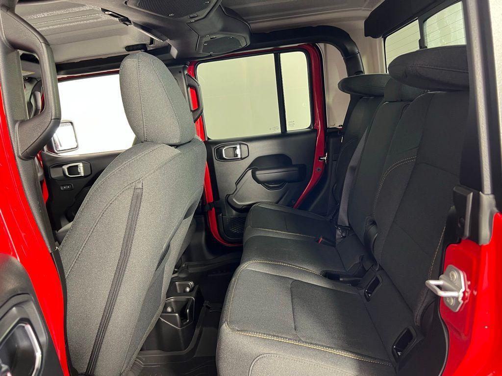 new 2025 Jeep Gladiator car, priced at $42,605