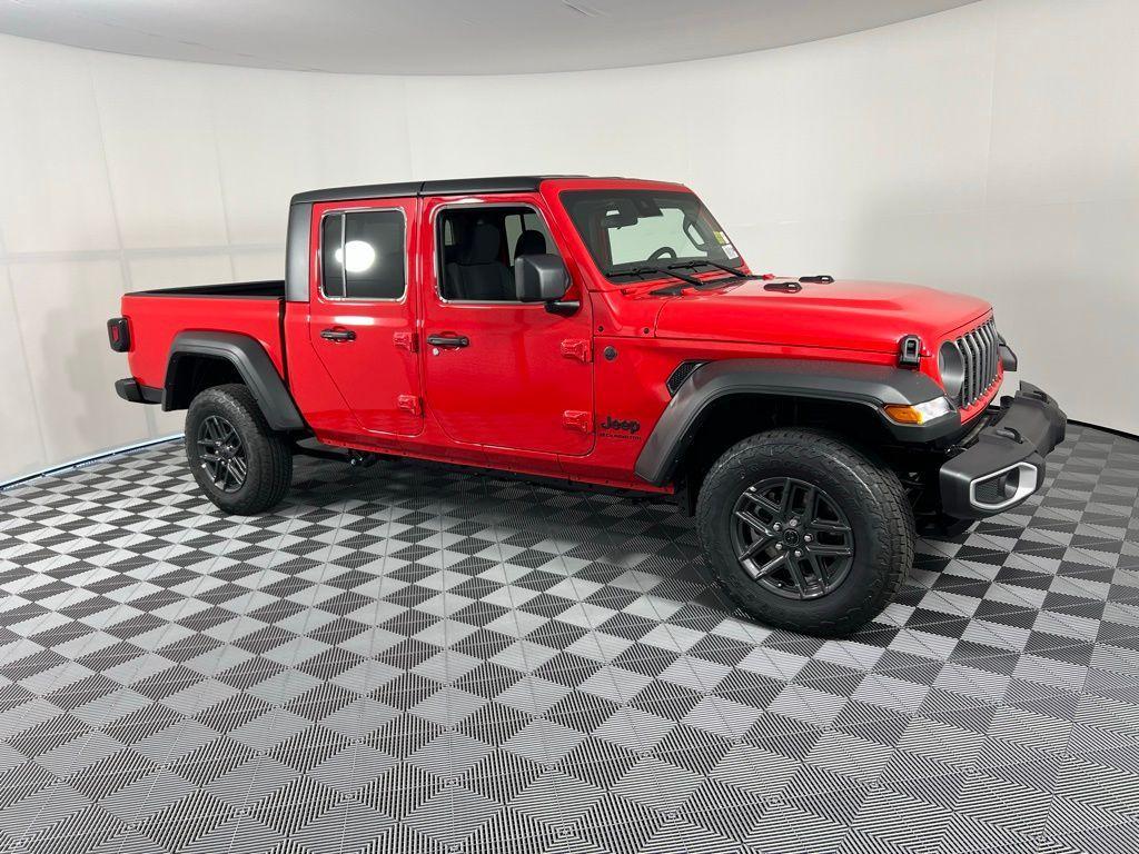 new 2025 Jeep Gladiator car, priced at $42,605