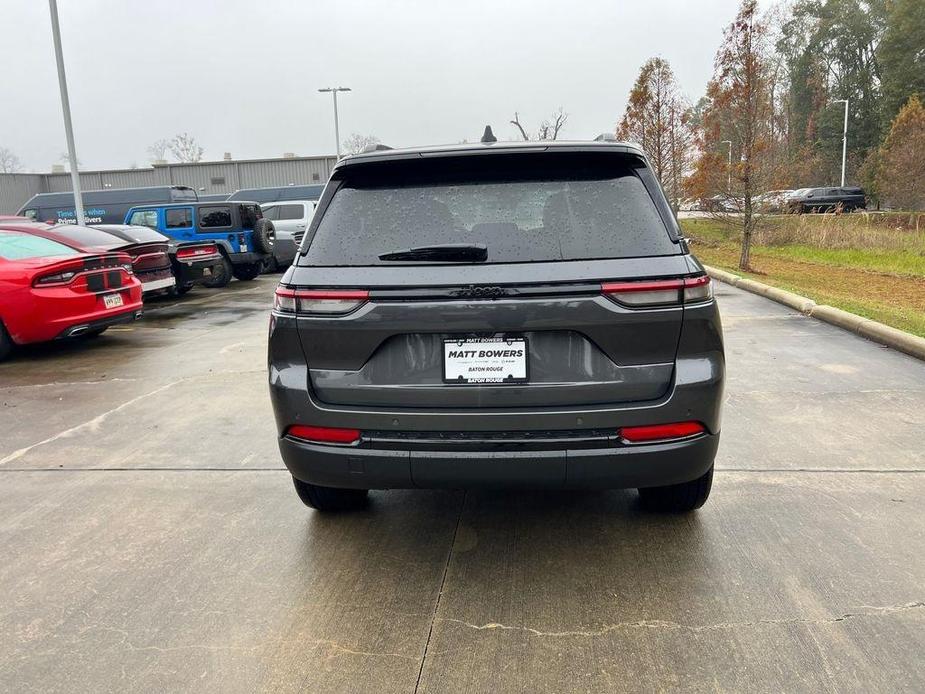 new 2025 Jeep Grand Cherokee car, priced at $37,175