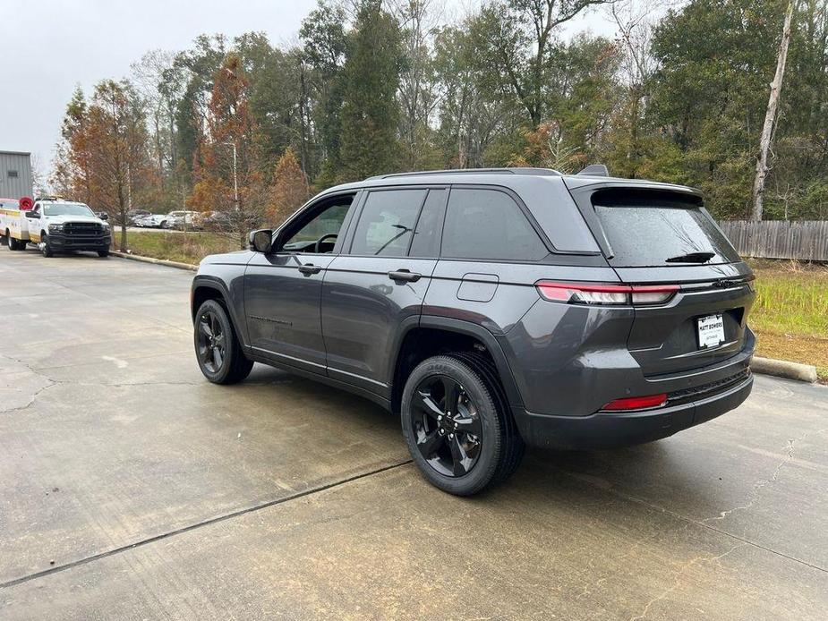 new 2025 Jeep Grand Cherokee car, priced at $37,175