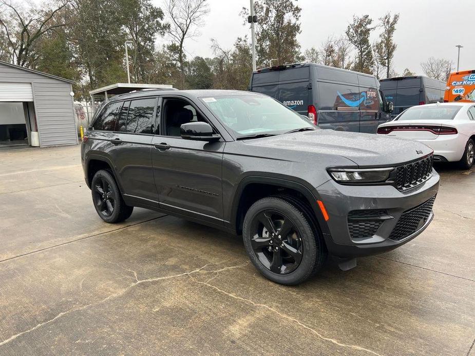 new 2025 Jeep Grand Cherokee car, priced at $37,175