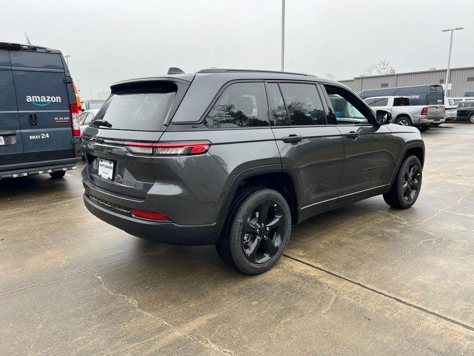 new 2025 Jeep Grand Cherokee car, priced at $37,175