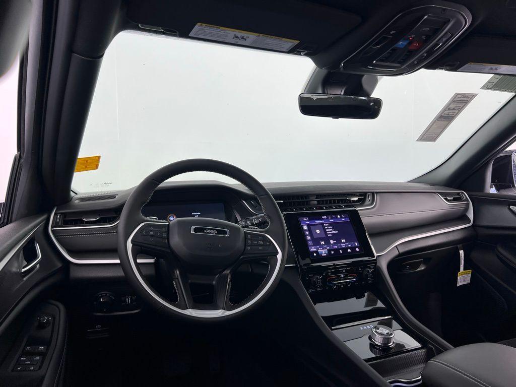 new 2025 Jeep Grand Cherokee L car, priced at $40,998