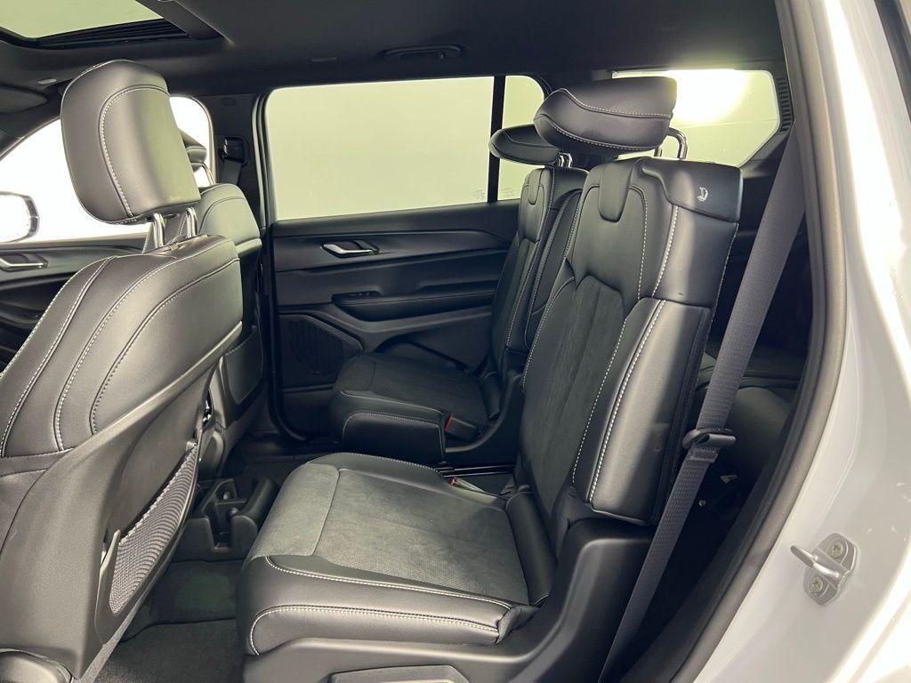 new 2025 Jeep Grand Cherokee L car, priced at $40,998
