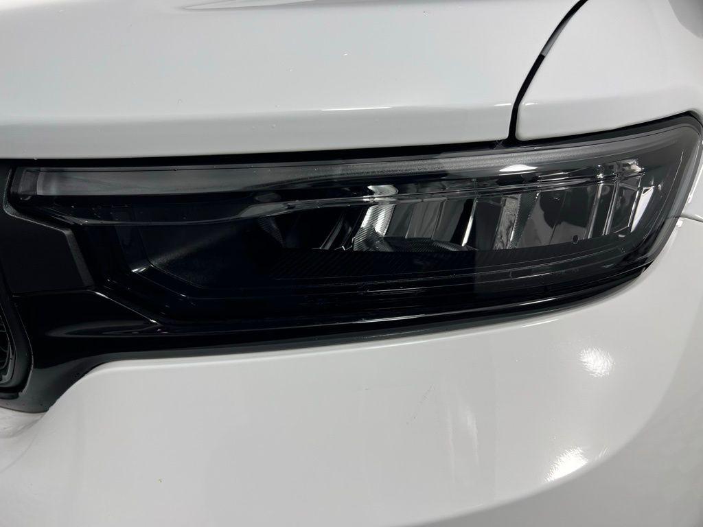 new 2025 Jeep Grand Cherokee L car, priced at $40,998