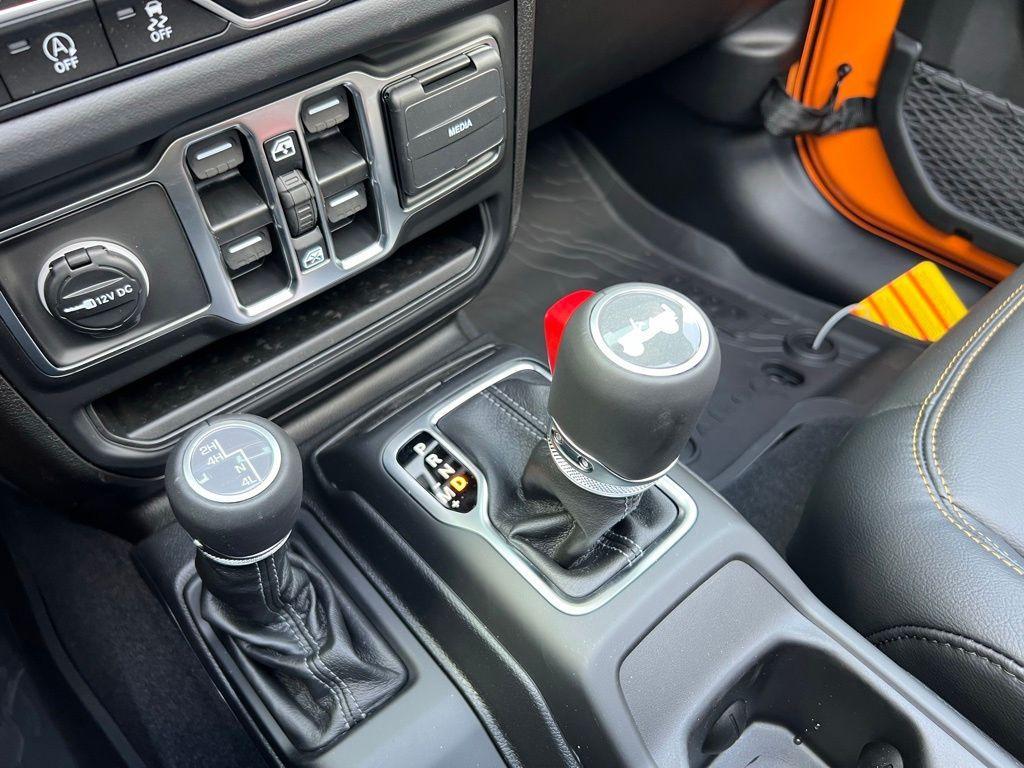 new 2025 Jeep Wrangler car, priced at $47,015