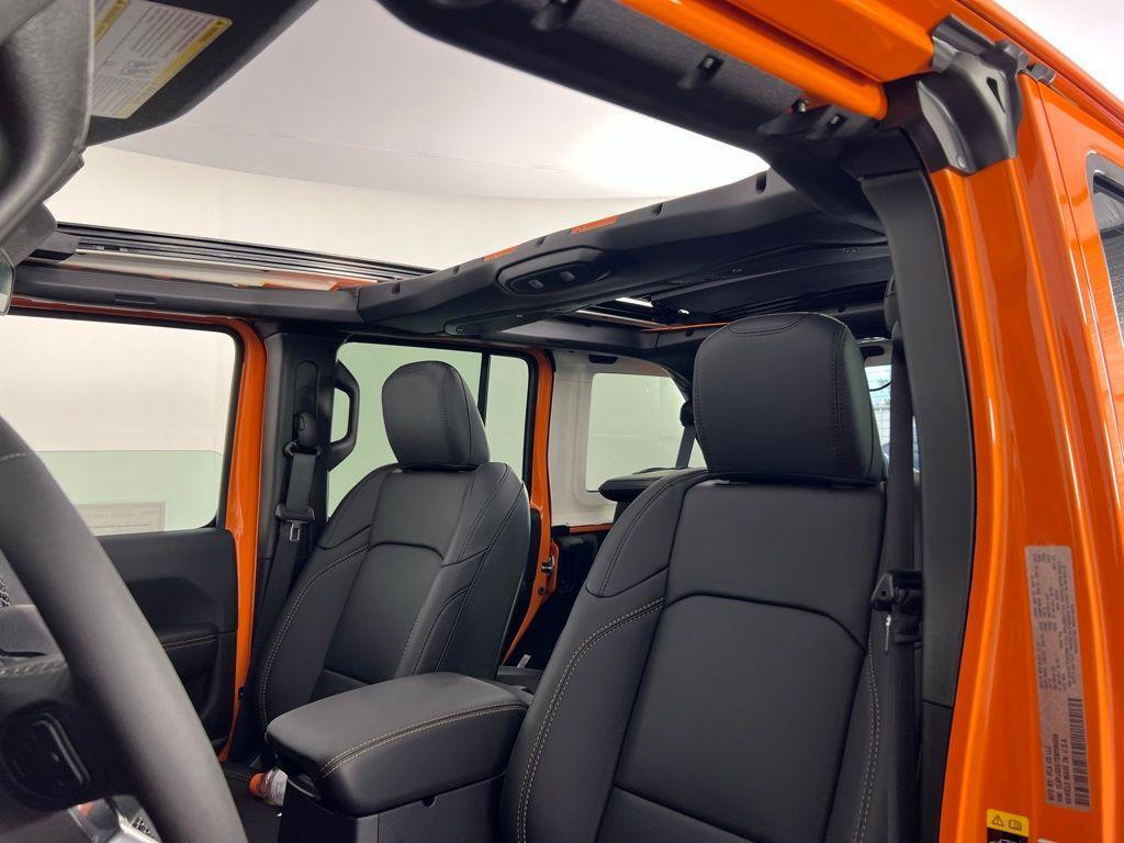new 2025 Jeep Wrangler car, priced at $47,015