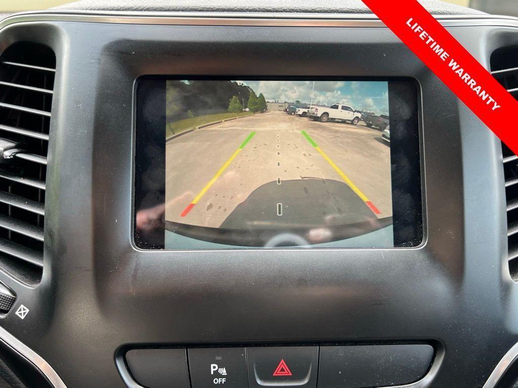 used 2019 Jeep Cherokee car, priced at $17,999