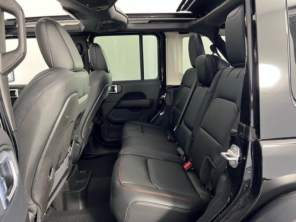 new 2025 Jeep Wrangler car, priced at $54,595