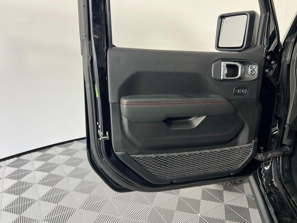 new 2025 Jeep Wrangler car, priced at $54,595