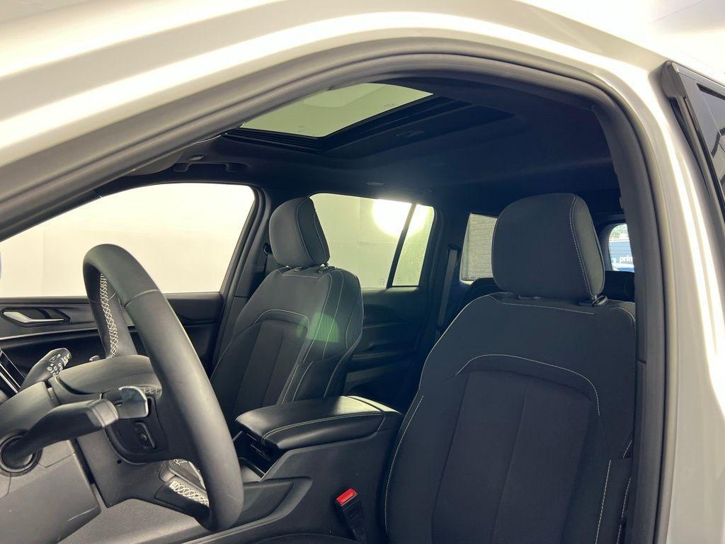 used 2024 Jeep Grand Cherokee car, priced at $27,888