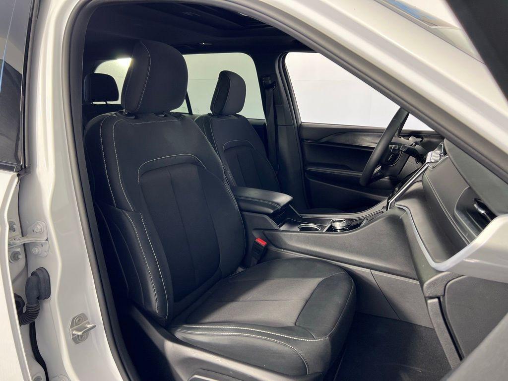 used 2024 Jeep Grand Cherokee car, priced at $27,888