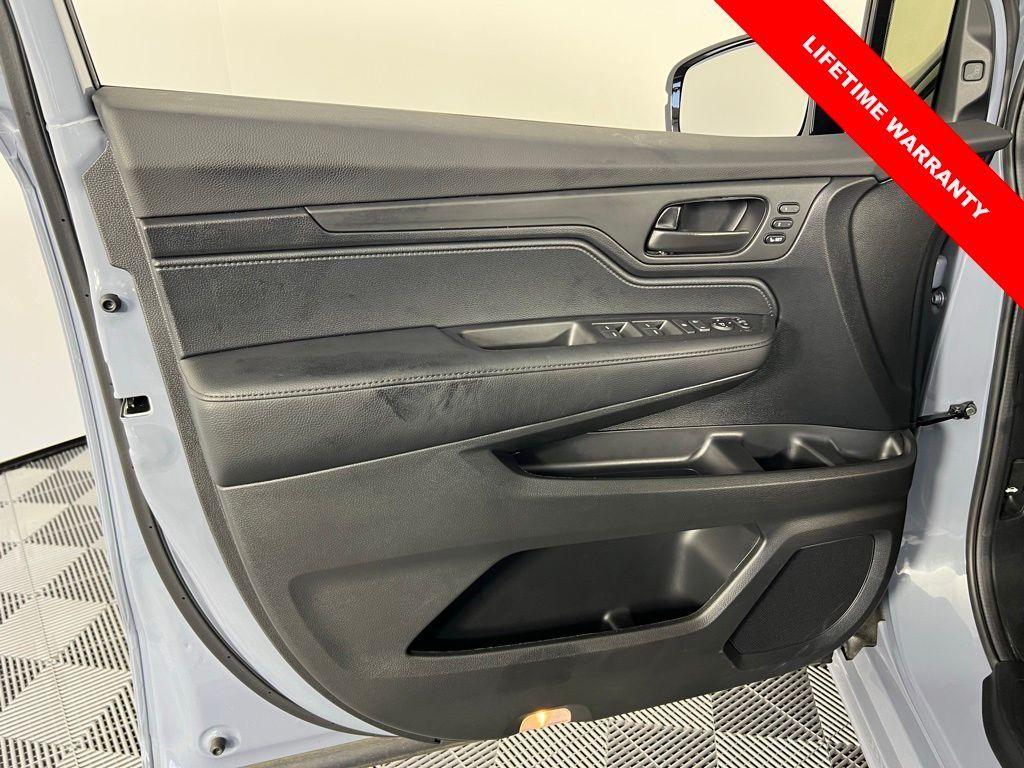 used 2025 Honda Odyssey car, priced at $41,915