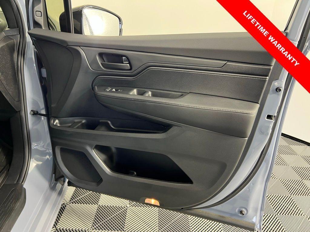 used 2025 Honda Odyssey car, priced at $41,915
