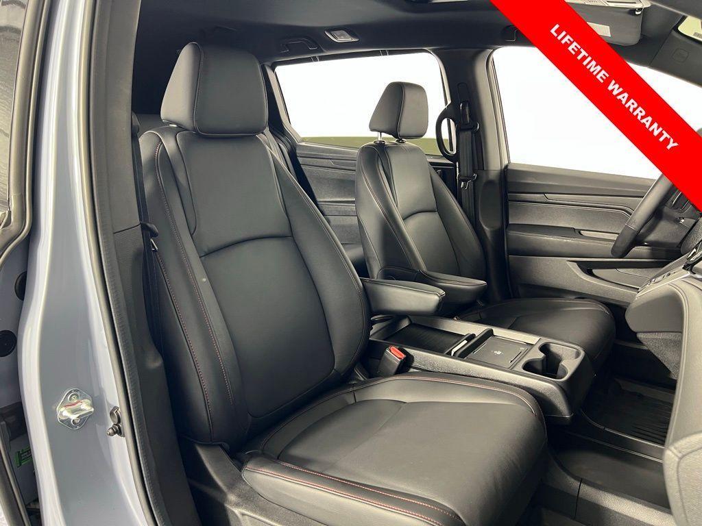 used 2025 Honda Odyssey car, priced at $41,915