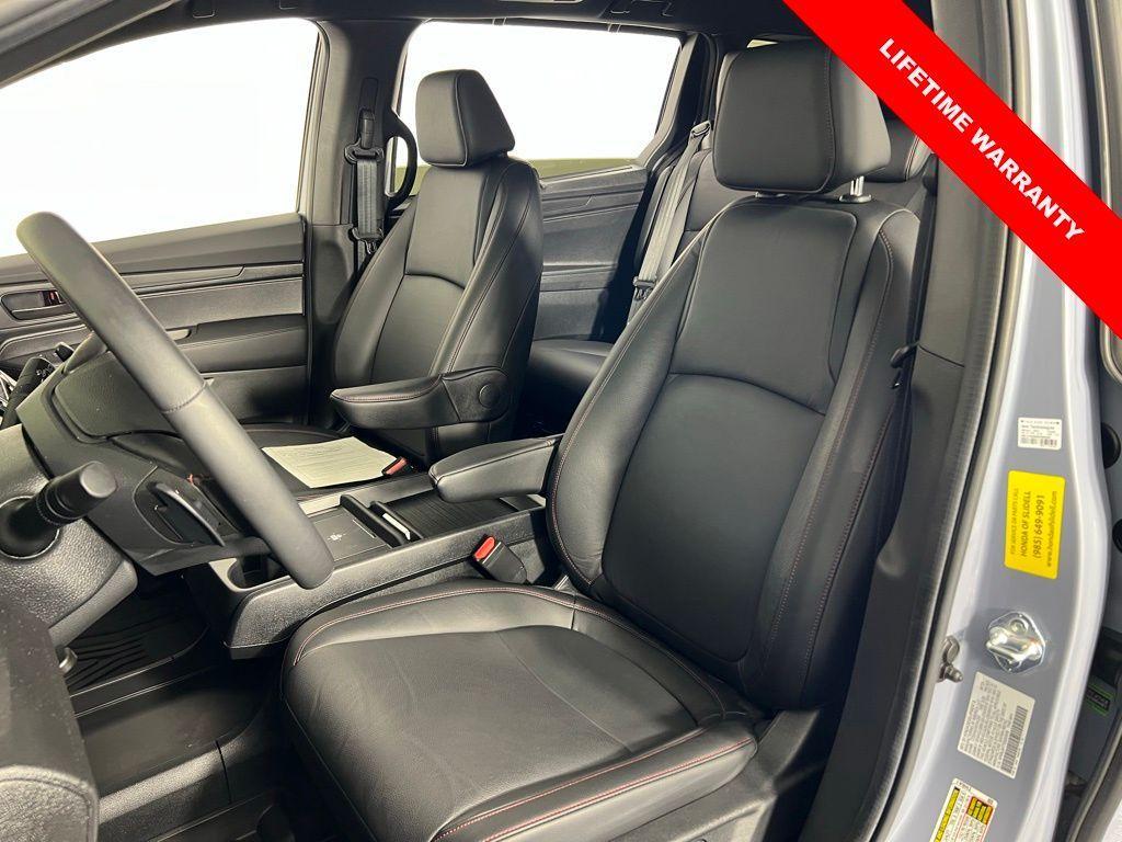used 2025 Honda Odyssey car, priced at $41,915