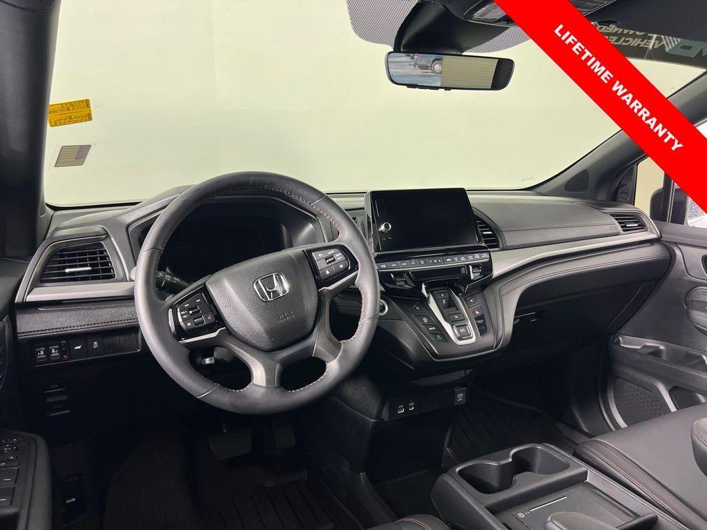 used 2025 Honda Odyssey car, priced at $41,915
