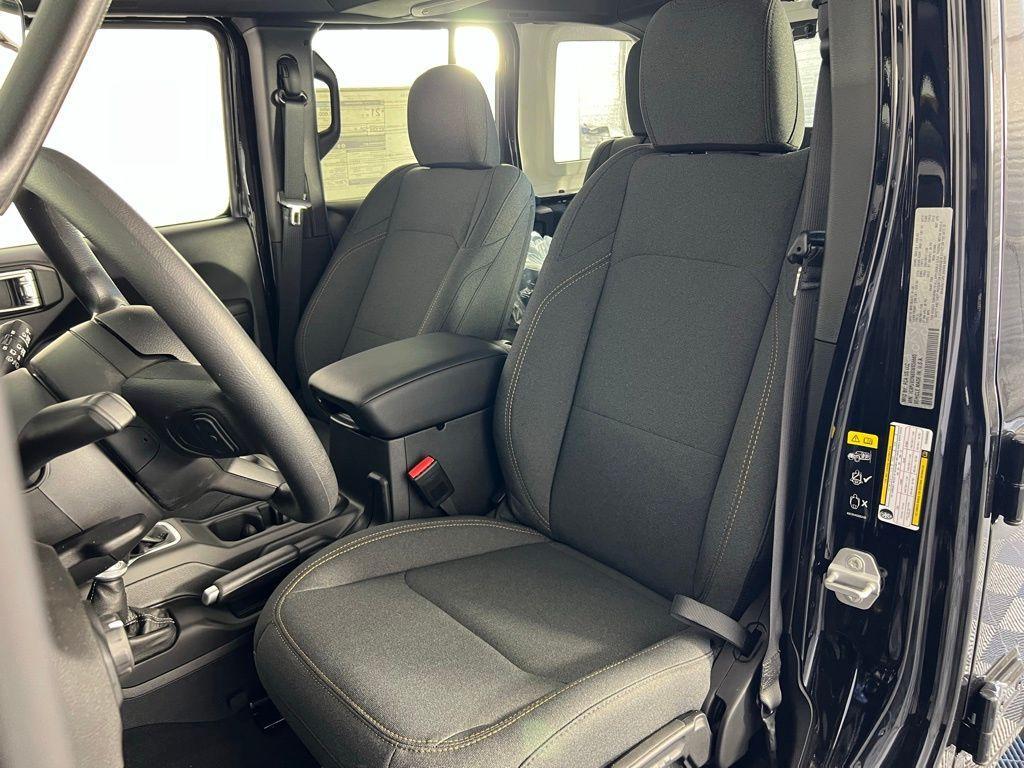 new 2025 Jeep Wrangler car, priced at $33,750