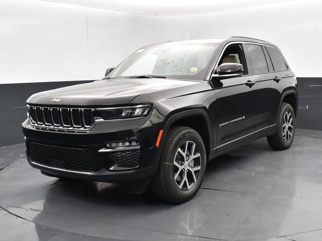 new 2025 Jeep Grand Cherokee car, priced at $37,795