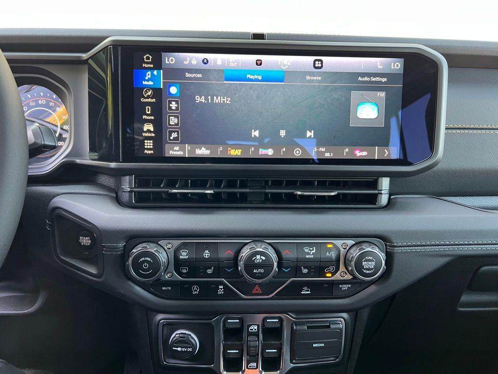 new 2025 Jeep Gladiator car, priced at $43,160