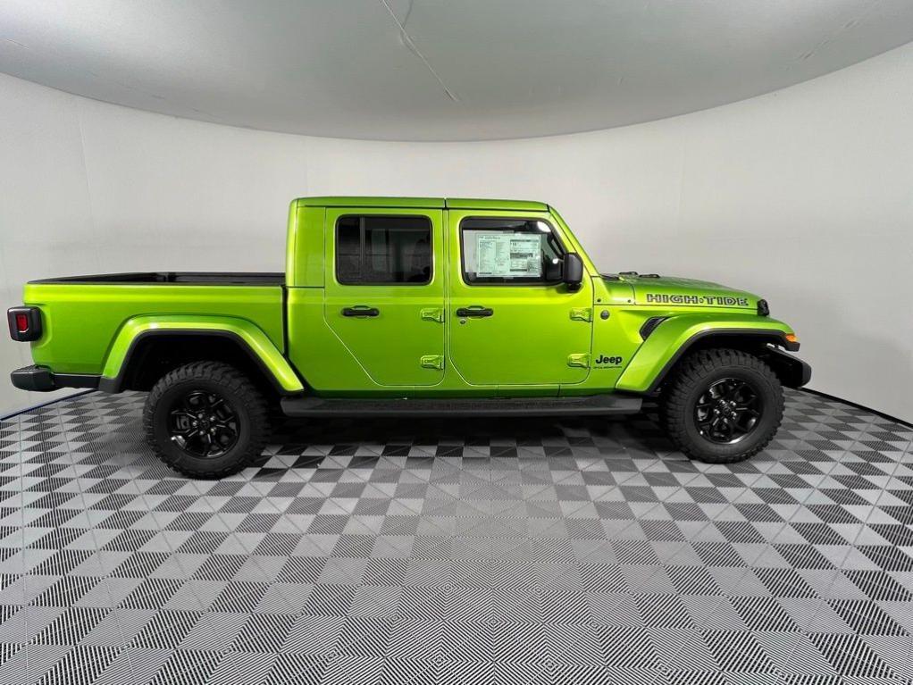 new 2025 Jeep Gladiator car, priced at $43,160