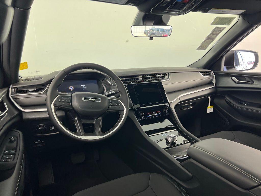 new 2025 Jeep Grand Cherokee L car, priced at $30,530