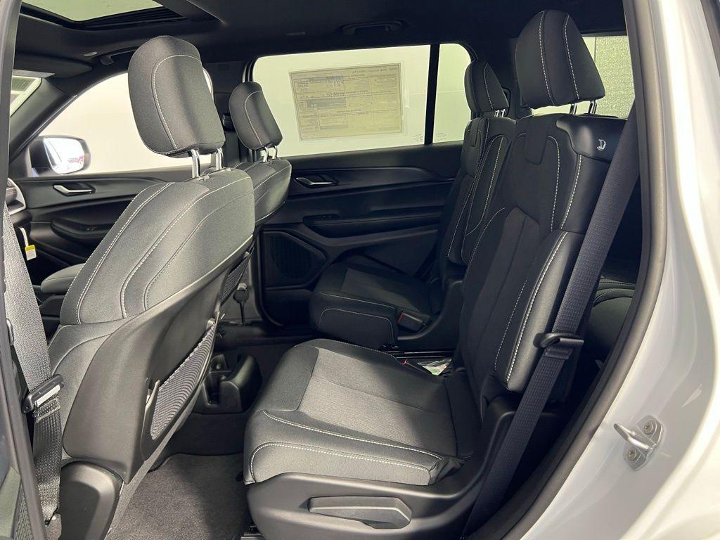 new 2025 Jeep Grand Cherokee L car, priced at $30,530