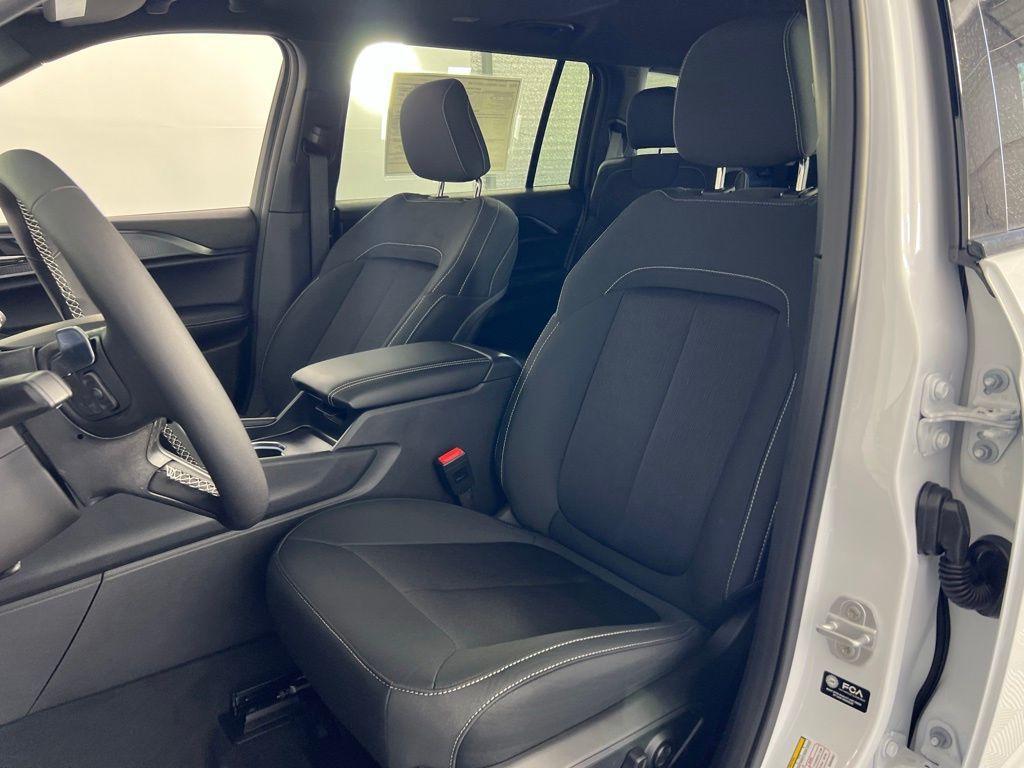 new 2025 Jeep Grand Cherokee L car, priced at $30,530