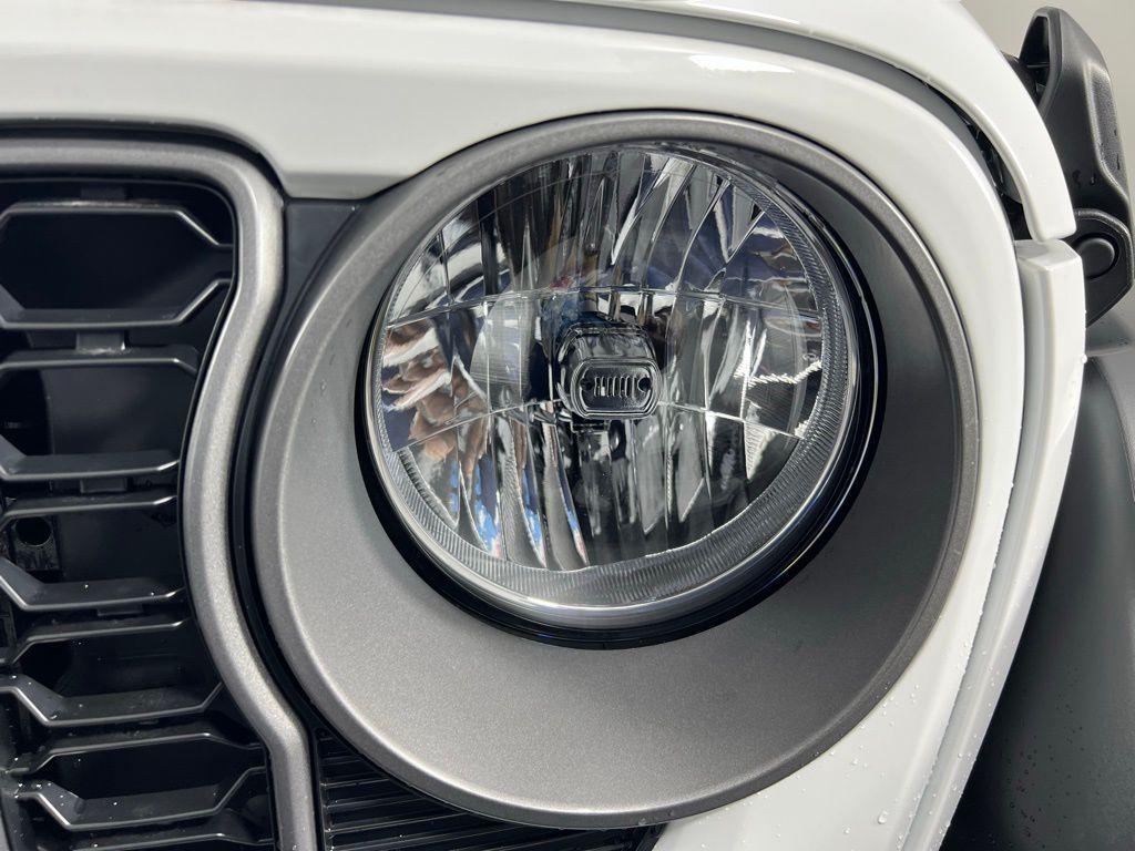 new 2025 Jeep Wrangler car, priced at $46,050