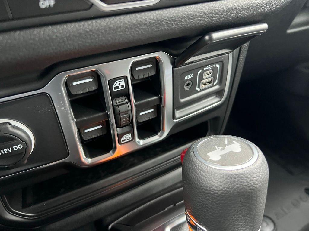 new 2025 Jeep Wrangler car, priced at $42,050