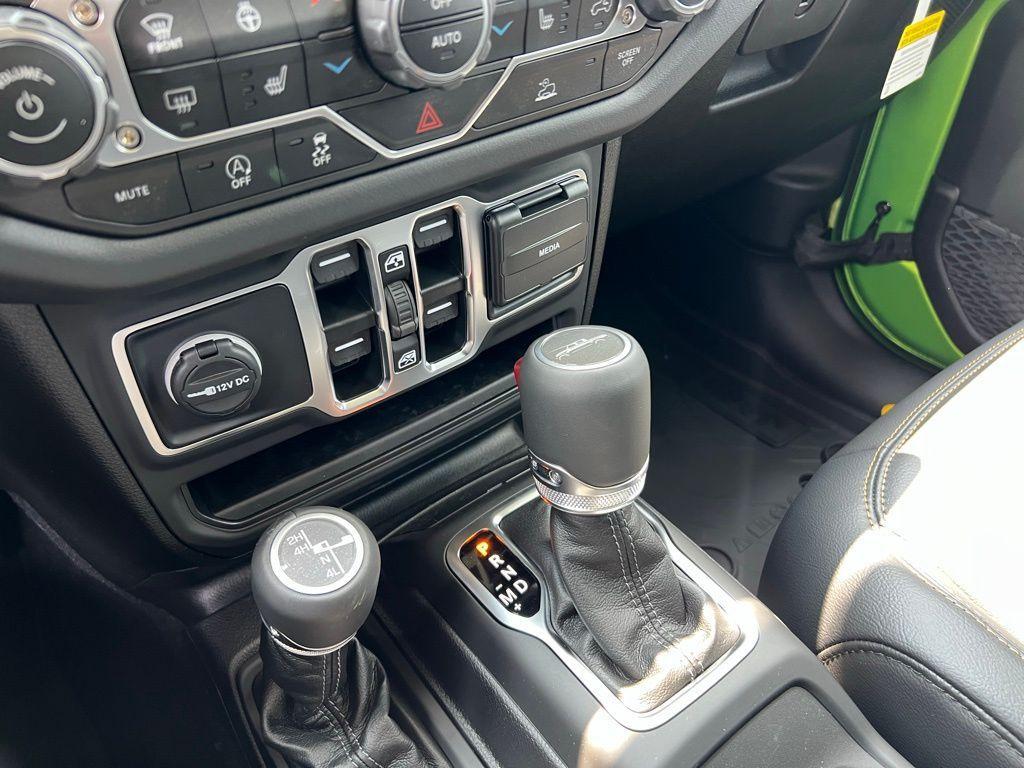 new 2025 Jeep Gladiator car, priced at $47,500