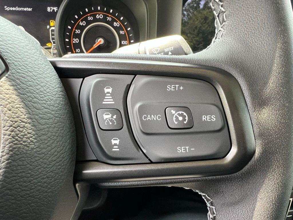new 2025 Jeep Gladiator car, priced at $47,500