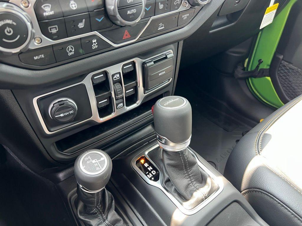 new 2025 Jeep Gladiator car, priced at $46,750