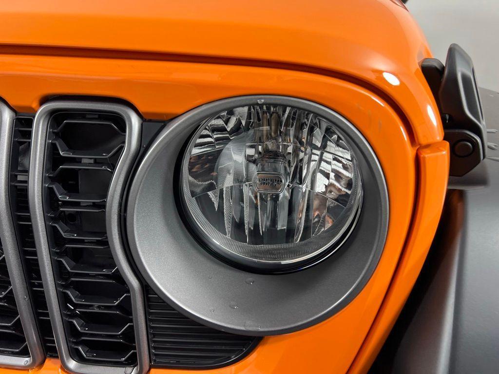 new 2025 Jeep Wrangler car, priced at $30,934