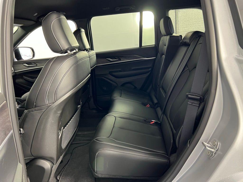 new 2025 Jeep Grand Cherokee car, priced at $40,020