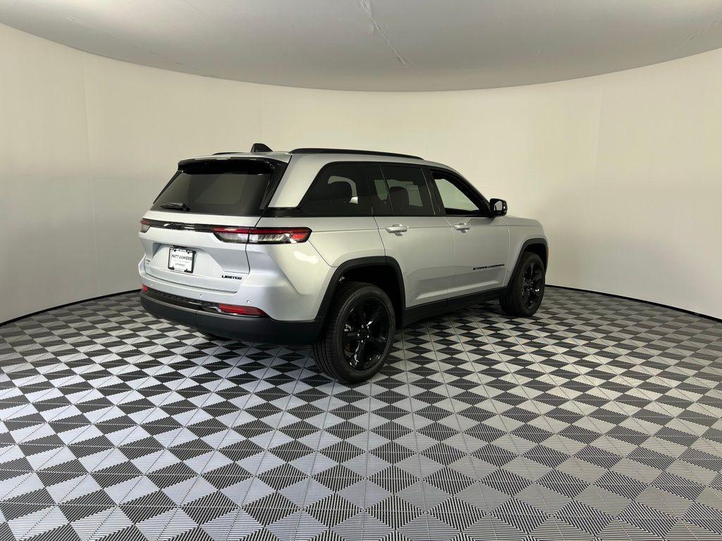 new 2025 Jeep Grand Cherokee car, priced at $40,020