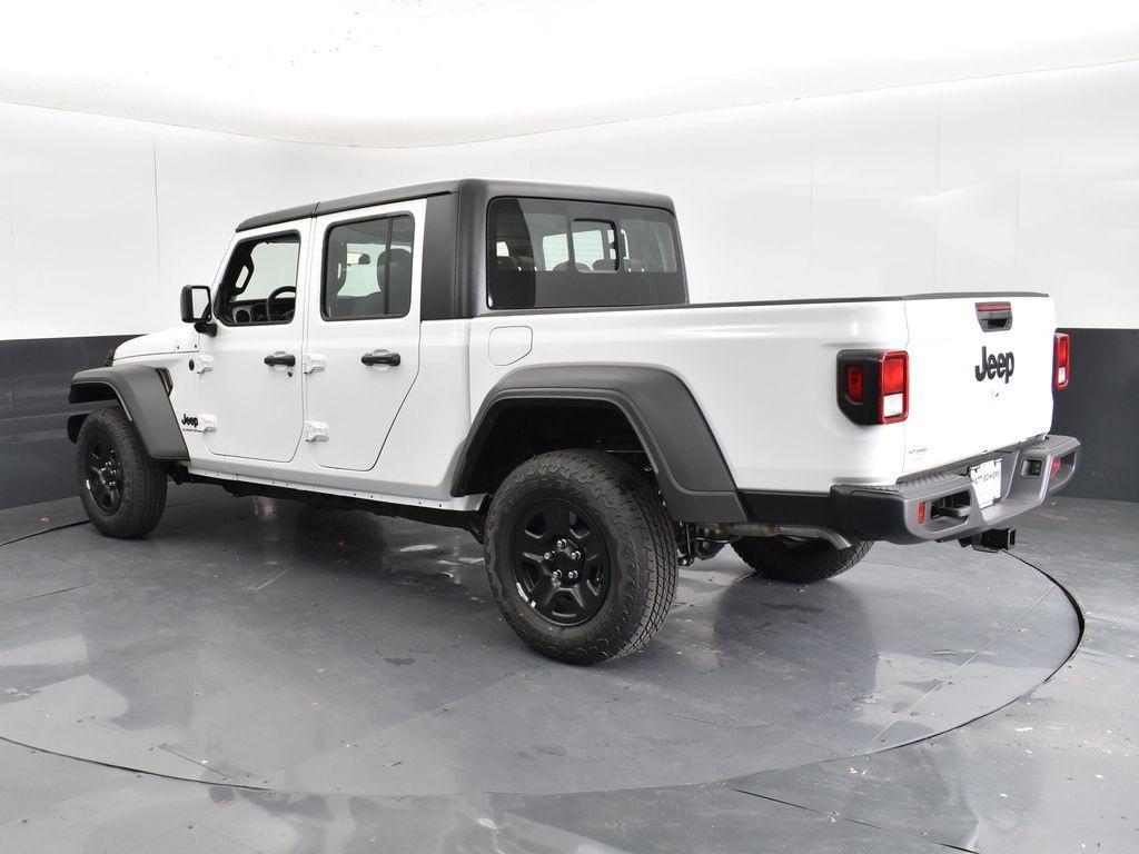 new 2025 Jeep Gladiator car, priced at $43,705