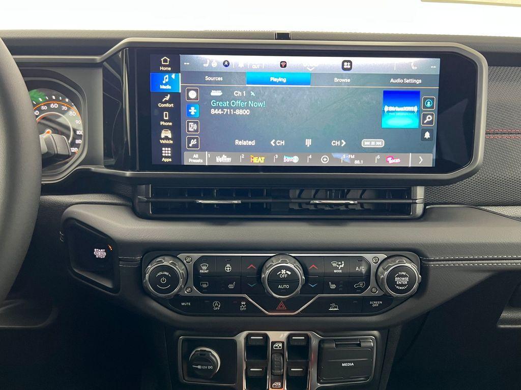 new 2025 Jeep Gladiator car, priced at $53,100
