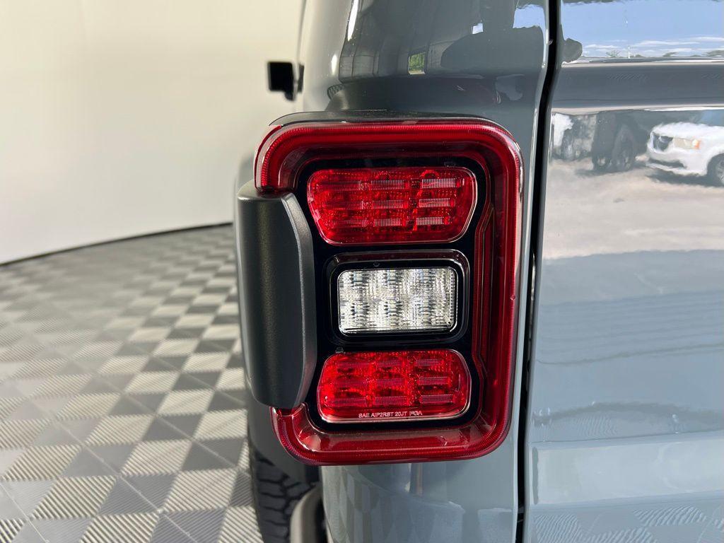 new 2025 Jeep Gladiator car, priced at $56,690