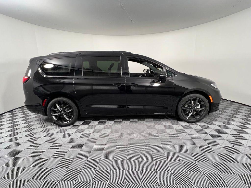new 2026 Chrysler Pacifica car