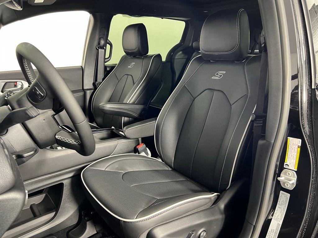 new 2026 Chrysler Pacifica car