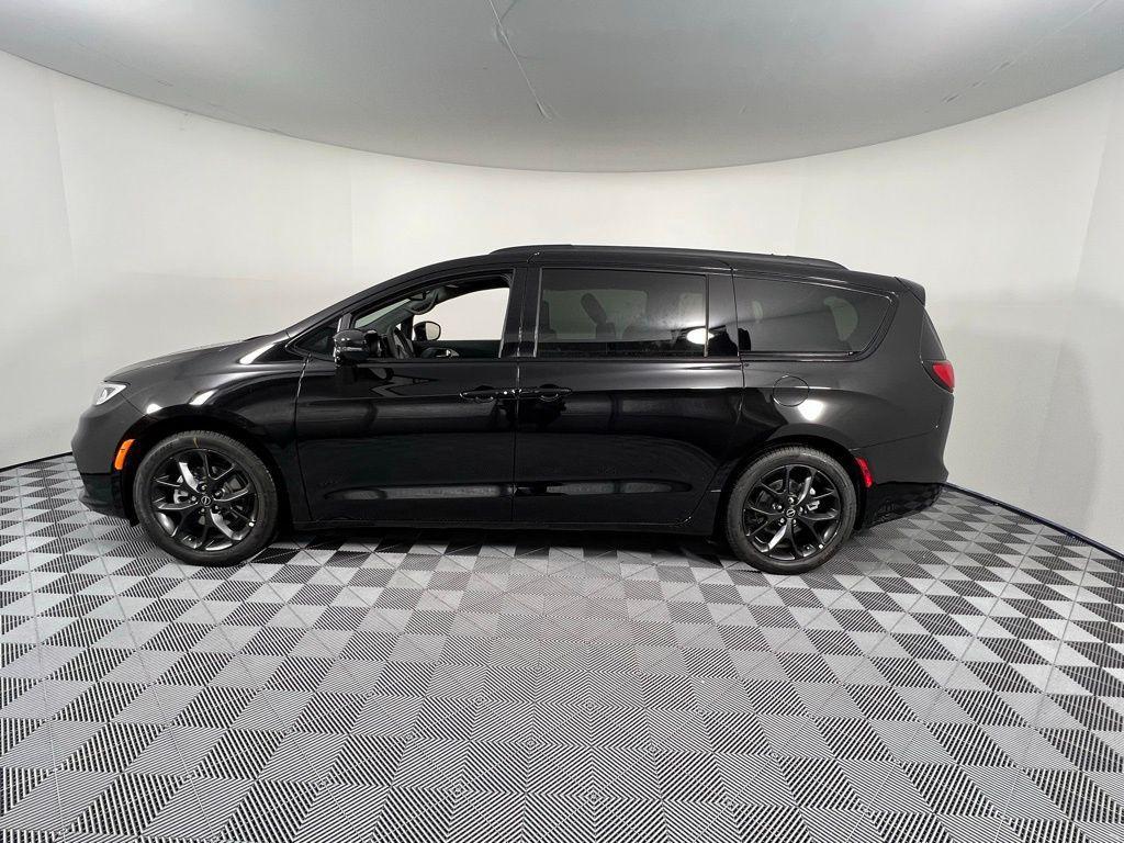 new 2026 Chrysler Pacifica car