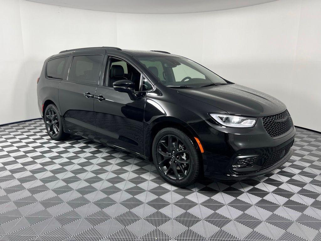 new 2026 Chrysler Pacifica car