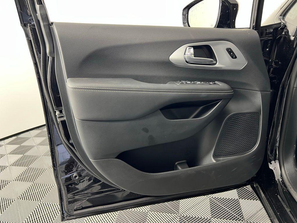 new 2026 Chrysler Pacifica car