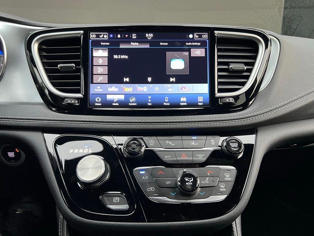 new 2026 Chrysler Pacifica car
