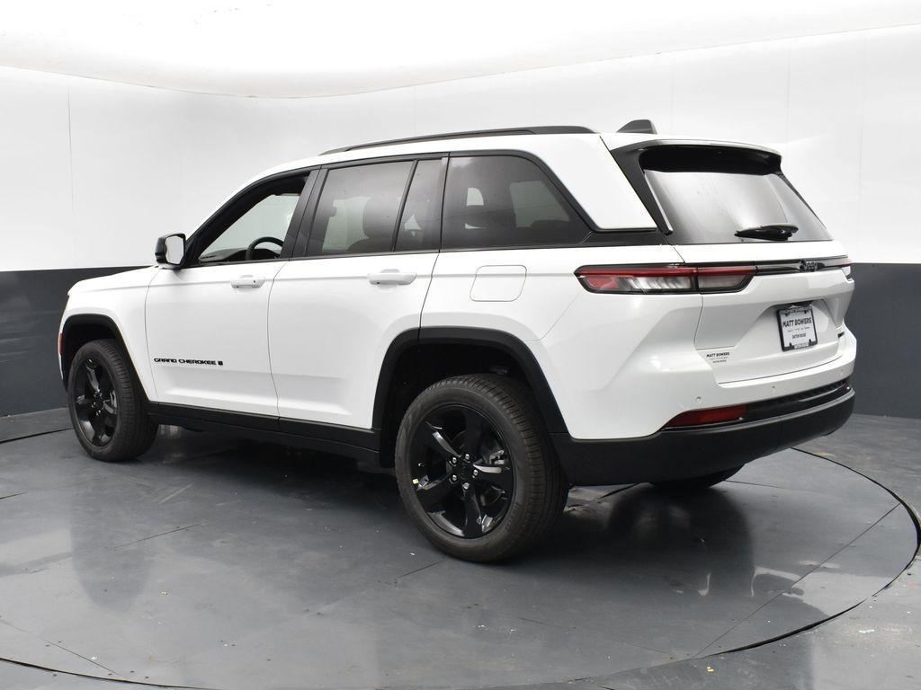 new 2025 Jeep Grand Cherokee car, priced at $40,940