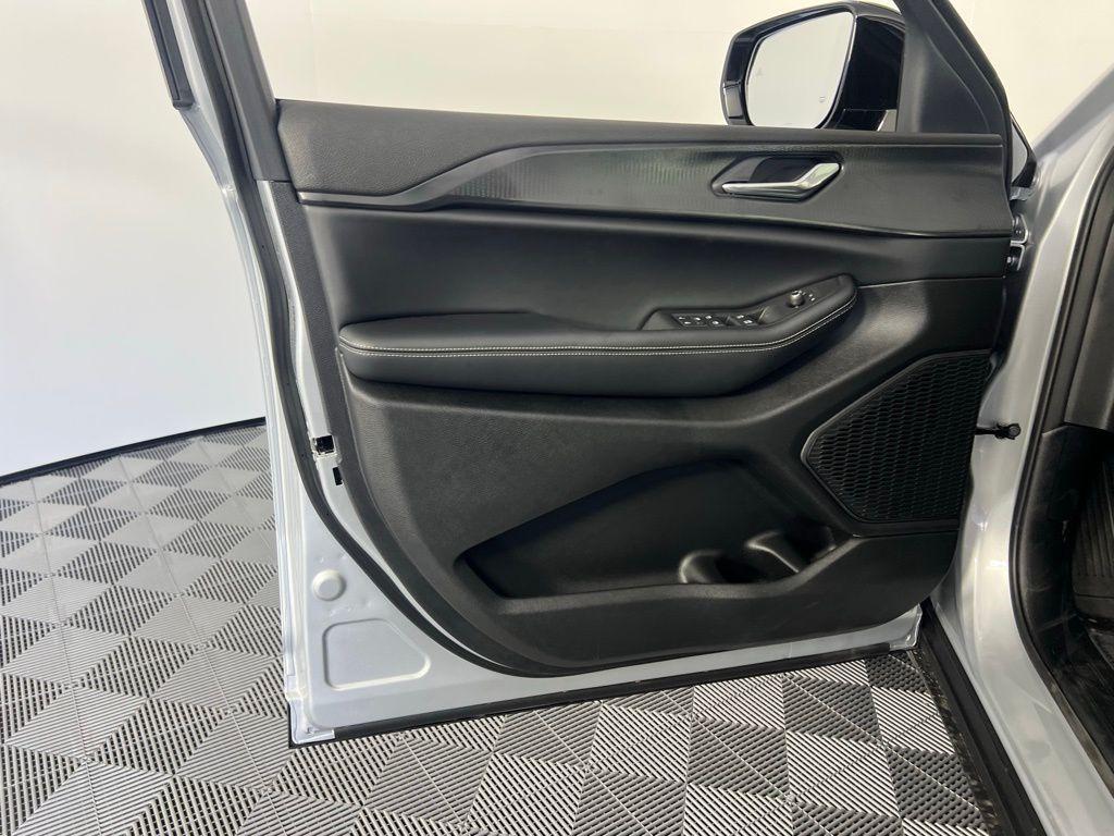 new 2025 Jeep Grand Cherokee L car, priced at $41,593