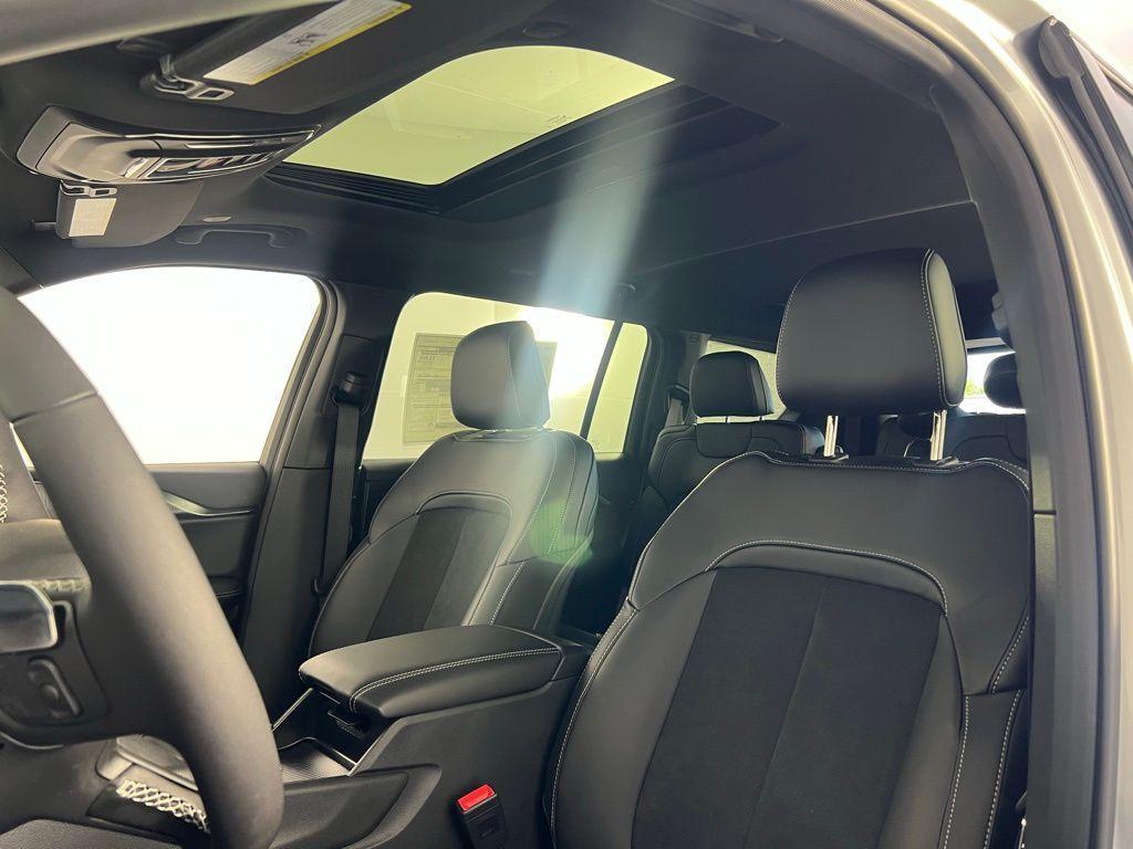 new 2025 Jeep Grand Cherokee L car, priced at $41,593