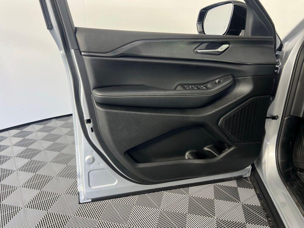 new 2025 Jeep Grand Cherokee L car, priced at $37,593